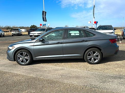 Used 2024 Volkswagen Jetta SE image 5