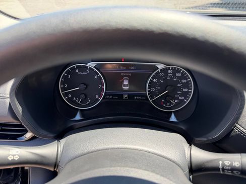 Used 2025 Nissan Sentra SV FWD image 38