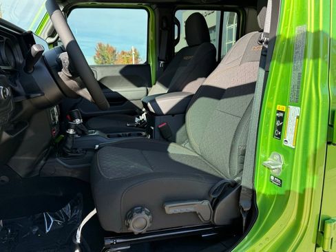 New 2025 Jeep Gladiator Mojave w/ Convenience Group image 2