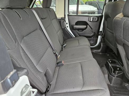 Used 2019 Jeep Wrangler Unlimited Sport S image 16