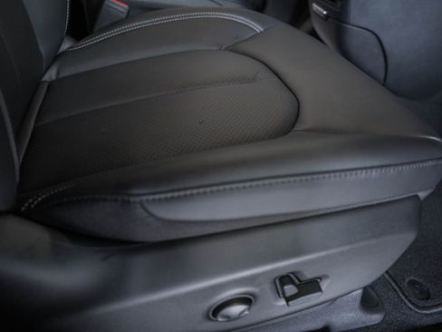 New 2026 Chrysler Pacifica Select image 32