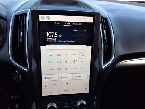 Used 2022 Ford Edge Titanium image 17