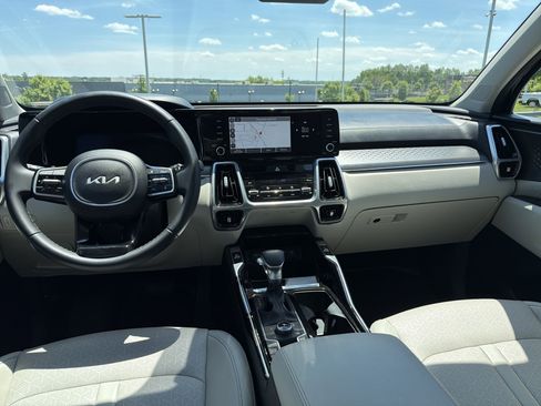 Used 2023 Kia Sorento SX AWD/4WD image 33