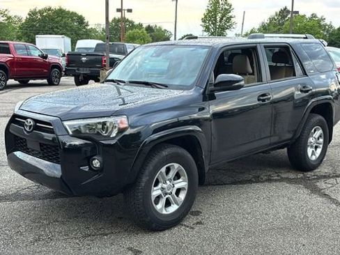 Used 2023 Toyota 4Runner SR5 Premium w/ Moonroof Package AWD/4WD image 3