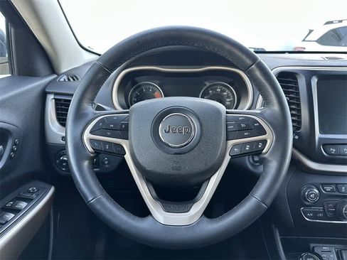 Used 2018 Jeep Cherokee Limited w/ Technology Group image 18