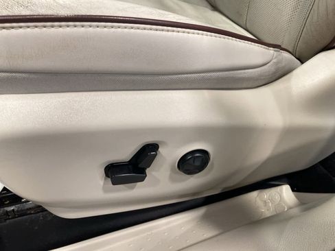 Used 2020 Chrysler Pacifica Limited image 19