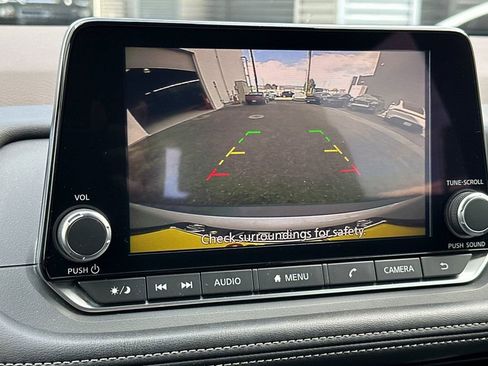 Used 2023 Nissan Rogue SV image 18