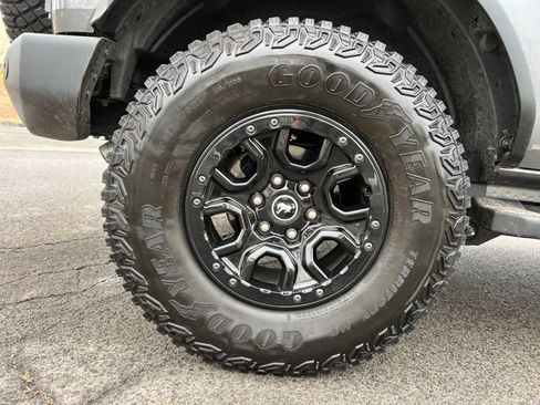 Used 2022 Ford Bronco Wildtrak image 14