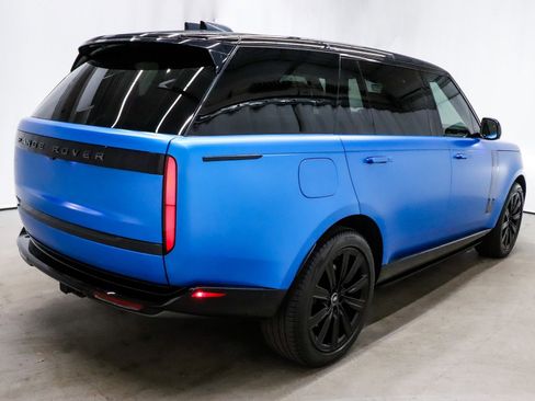 Used 2023 Land Rover Range Rover Long Wheelbase Autobiography image 6