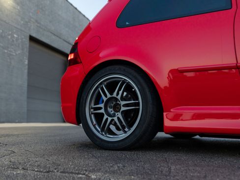 Used 2004 Volkswagen R32 image 18