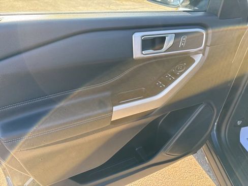 Used 2024 Ford Explorer XLT w/ Equipment Group 202A image 13