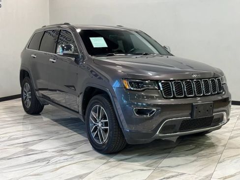 Used 2017 Jeep Grand Cherokee Limited w/ Luxury Group II RWD image 4