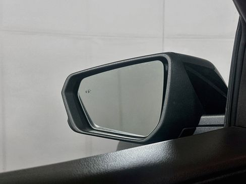 Used 2022 GMC Terrain SLE FWD image 16