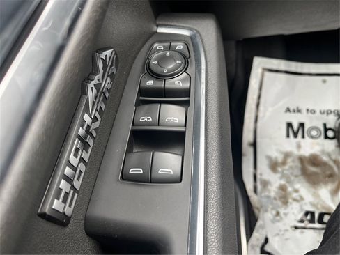 Used 2025 Chevrolet Silverado 1500 High Country image 43