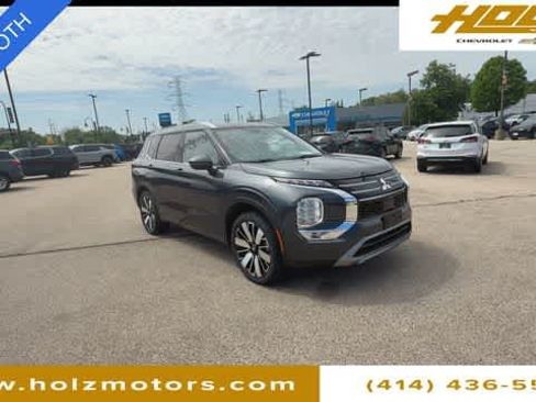 Used 2025 Mitsubishi Outlander SEL AWD/4WD image 2