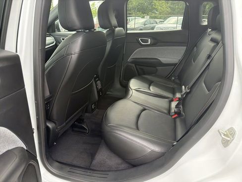 Used 2023 Jeep Compass Latitude AWD/4WD image 13