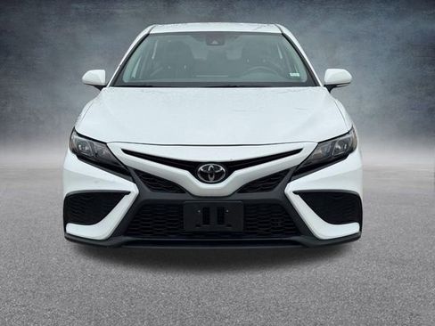 Used 2024 Toyota Camry SE image 8