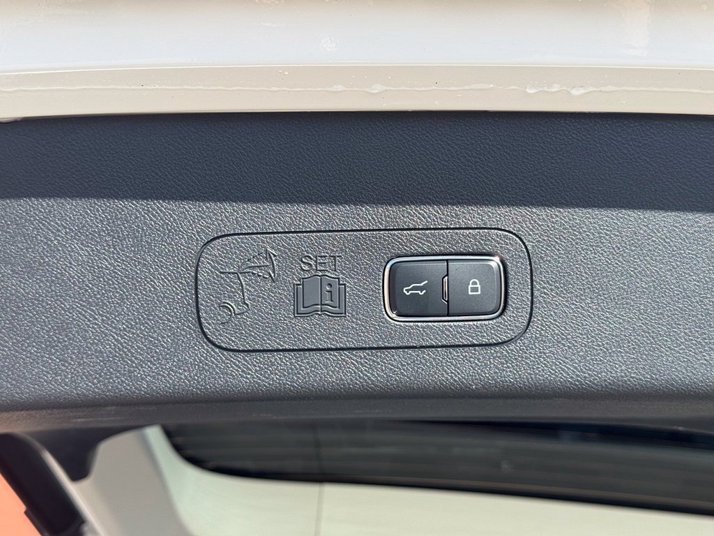Used 2026 Lincoln Aviator AWD image 40