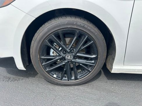 Used 2025 Toyota Camry SE w/ Convenience Package image 6