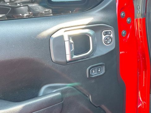 Used 2023 Jeep Gladiator Sport AWD/4WD image 18