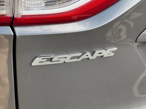 Used 2014 Ford Escape S FWD image 26