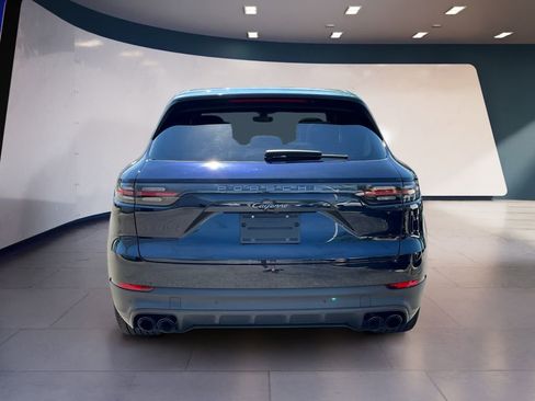 Used 2023 Porsche Cayenne AWD/4WD image 4
