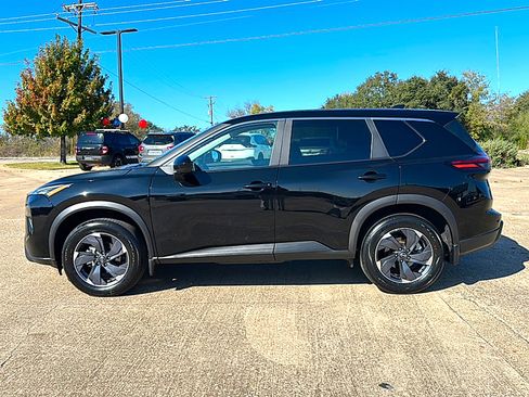 Certified 2025 Nissan Rogue SV image 5