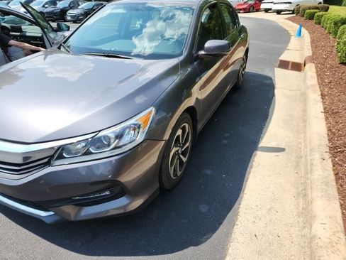 Used 2016 Honda Accord EX image 4