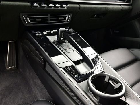 Used 2024 Porsche 911 Carrera GTS image 11