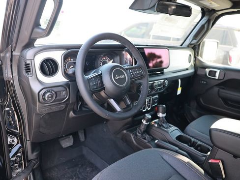 New 2026 Jeep Gladiator Sport AWD/4WD image 11