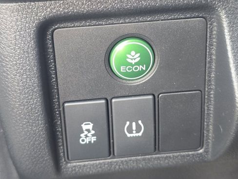 Used 2019 Honda HR-V LX image 8