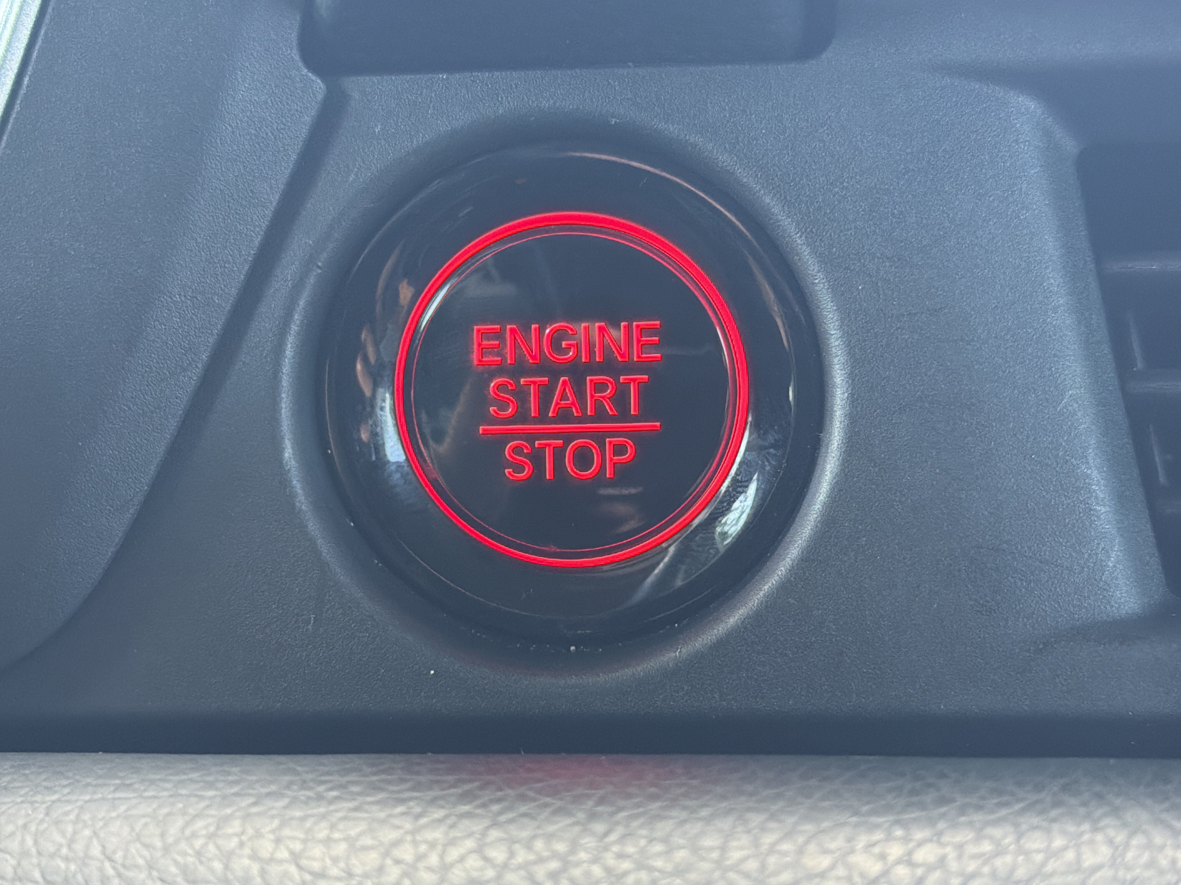 Used 2025 Honda Pilot EX-L image 15