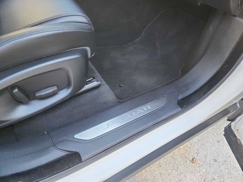 Used 2018 Jaguar F-PACE Premium image 45