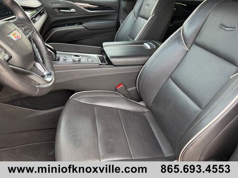 Used 2024 Cadillac Escalade Sport AWD/4WD image 10