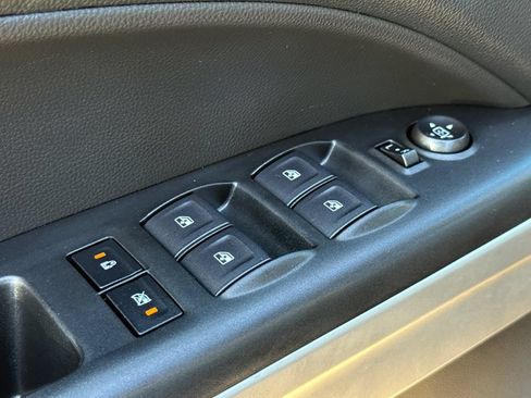 Used 2022 Chevrolet Colorado LT w/ LT Convenience Package RWD image 19