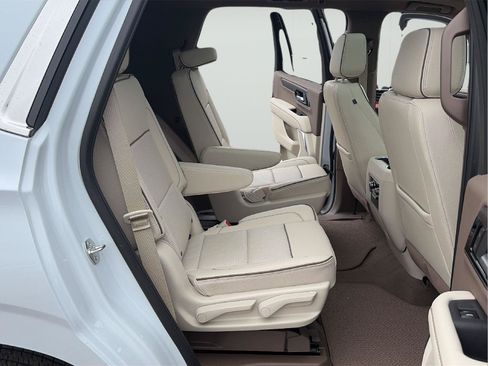 Used 2026 GMC Yukon Denali w/ Sun & Power Step Package AWD/4WD image 18