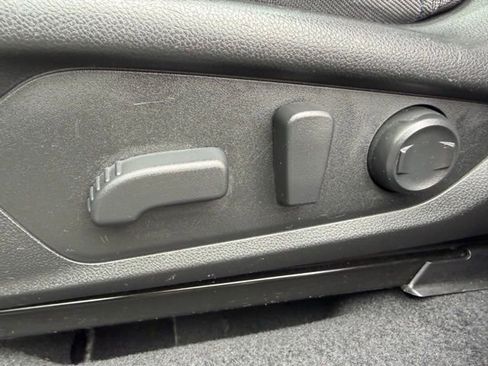 Used 2025 Subaru Forester Premium AWD/4WD image 18
