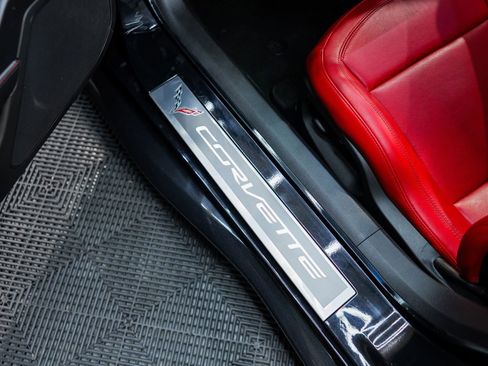 Used 2019 Chevrolet Corvette Z06 w/ Z07 Performance Package RWD image 28