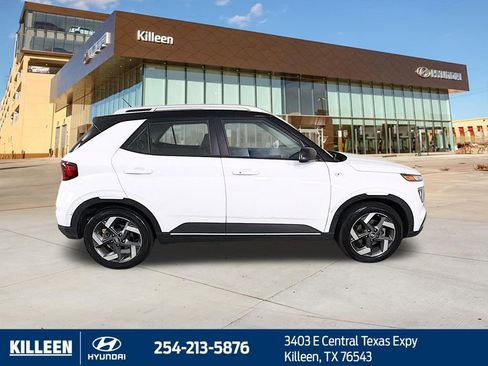 Used 2023 Hyundai Venue Limited w/ Cargo Package image 10
