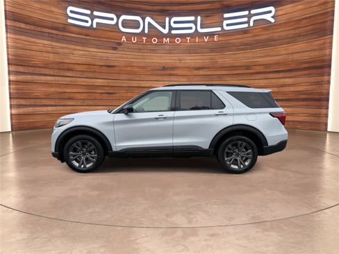 New 2026 Ford Explorer Active w/ Active Comfort Package image 2