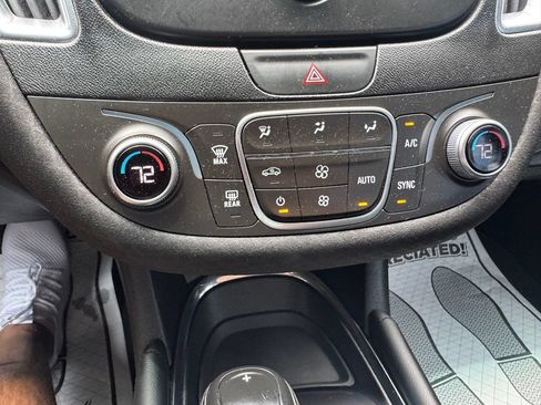 Used 2018 Chevrolet Malibu Hybrid FWD image 23