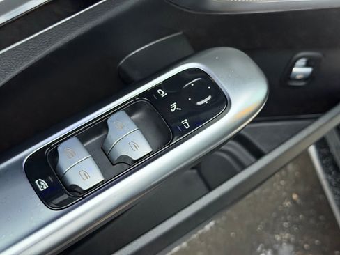 Used 2024 Mercedes-Benz C 300 Sedan image 12