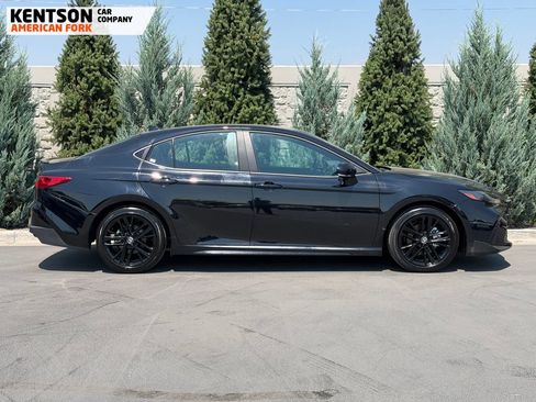 Used 2026 Toyota Camry SE FWD image 9