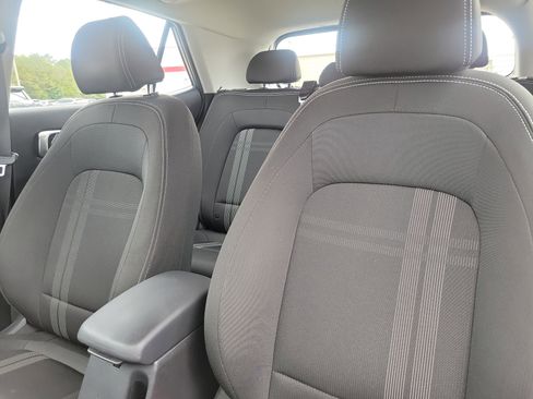 Used 2023 Hyundai Venue SEL image 15