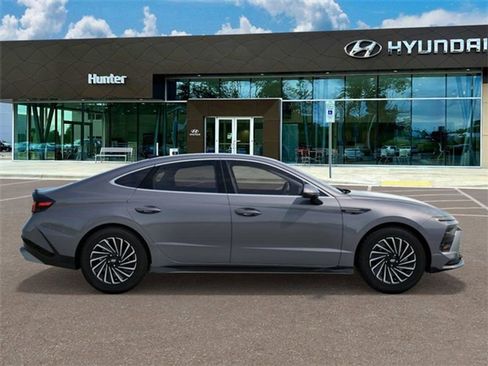 Certified 2025 Hyundai Sonata SEL FWD image 7