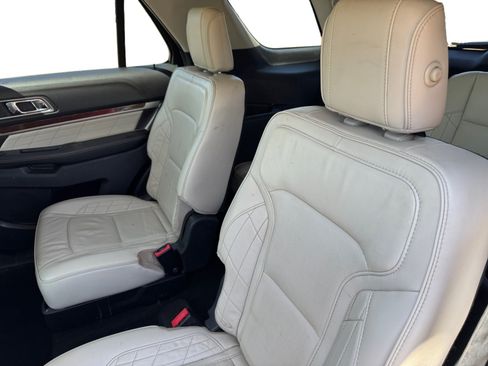 Used 2018 Ford Explorer Platinum AWD/4WD image 16