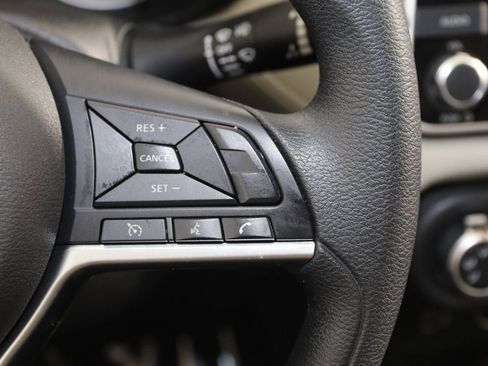 Used 2020 Nissan Versa SV image 27