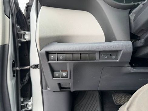 Used 2022 Toyota Sienna LE image 18