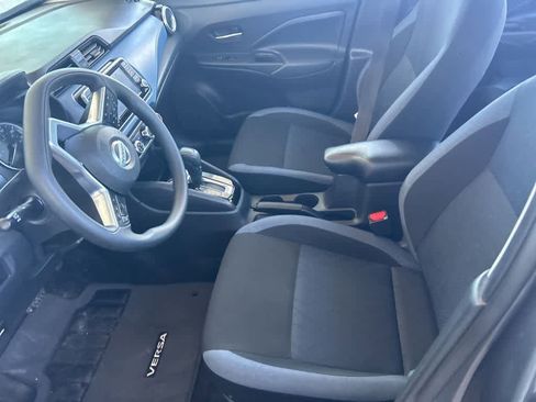 Used 2025 Nissan Versa SV image 12