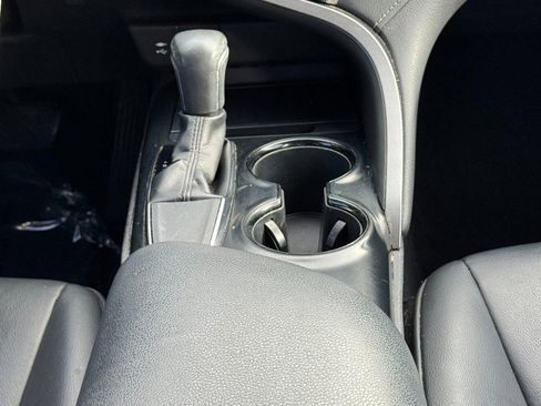 Used 2019 Toyota Camry SE image 14